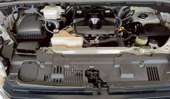 TOYOTA 2019 2WD 2.8 MT COMMUTER WHITE  5870 full