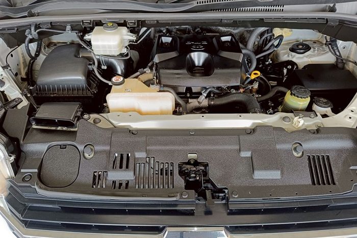 TOYOTA 2019 2WD 2.8 MT COMMUTER WHITE  5870 full