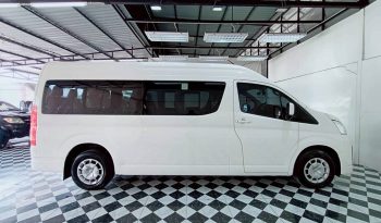 TOYOTA 2019 2WD 2.8 MT COMMUTER WHITE  5871 full