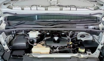 TOYOTA 2019 2WD 2.8 MT COMMUTER WHITE  5871 full