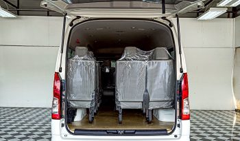 TOYOTA 2019 2WD 2.8 MT COMMUTER WHITE  5872 full