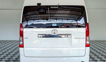 TOYOTA 2019 2WD 2.8 MT COMMUTER WHITE  5872 full