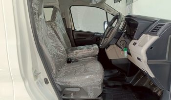 TOYOTA 2019 2WD 2.8 MT COMMUTER WHITE  5872 full