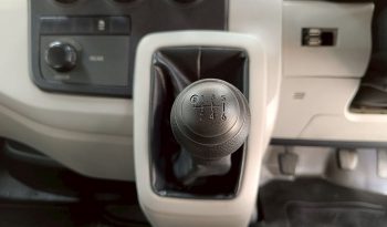 TOYOTA 2019 2WD 2.8 MT COMMUTER WHITE  5872 full