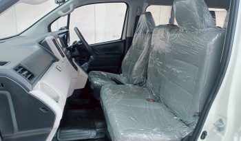 TOYOTA 2019 2WD 2.8 MT COMMUTER WHITE  5874 full