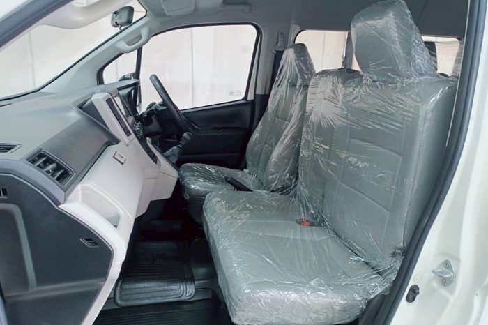 TOYOTA 2019 2WD 2.8 MT COMMUTER WHITE  5874 full