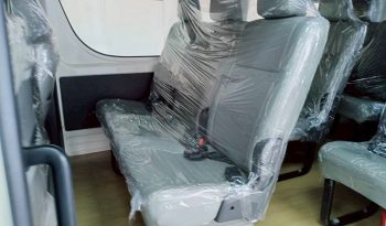 TOYOTA 2019 2WD 2.8 MT COMMUTER WHITE  5874 full