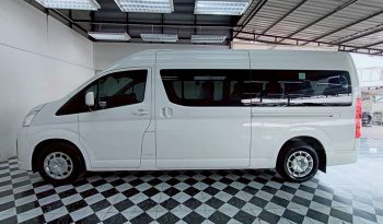 TOYOTA 2019 2WD 2.8 MT COMMUTER WHITE  5874 full