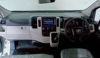 TOYOTA 2019 2WD 2.8 MT COMMUTER WHITE  5875 full