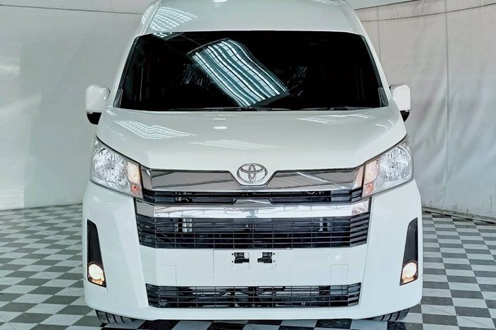 TOYOTA 2019 2WD 2.8 MT COMMUTER WHITE  5875 full
