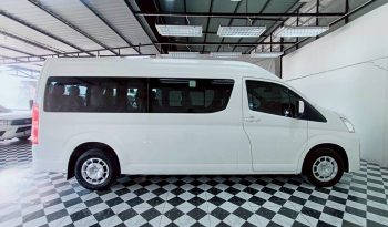 TOYOTA 2019 2WD 2.8 AT COMMUTER WHITE  5876 full
