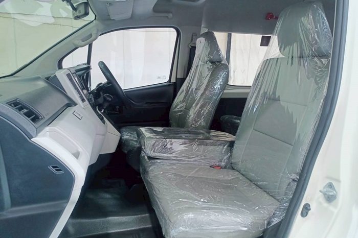 TOYOTA 2019 2WD 2.8 AT COMMUTER WHITE  5876 full