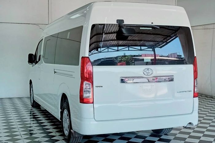 TOYOTA 2019 2WD 2.8 AT COMMUTER WHITE  5876 full