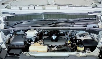 TOYOTA 2019 2WD 2.8 AT COMMUTER WHITE  5876 full