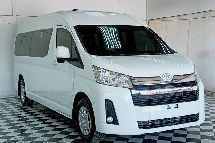 TOYOTA 2019 2WD 2.8 AT COMMUTER WHITE  5876 full
