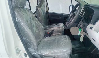 TOYOTA 2019 2WD 2.8 AT COMMUTER WHITE  5876 full