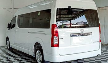 TOYOTA 2019 2WD 2.8 MT COMMUTER WHITE  5877 full