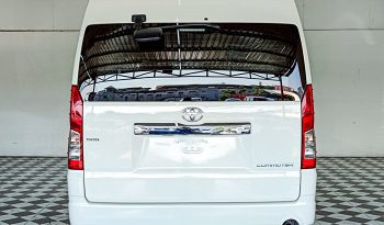 TOYOTA 2019 2WD 2.8 MT COMMUTER WHITE  5877 full