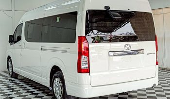 TOYOTA 2019 2WD 2.8 MT COMMUTER WHITE  5879 full