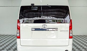 TOYOTA 2019 2WD 2.8 MT COMMUTER WHITE  5879 full