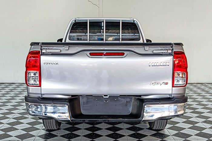 REVO 2WD 2023 2.4J MT STANDARD SILVER  3208 full