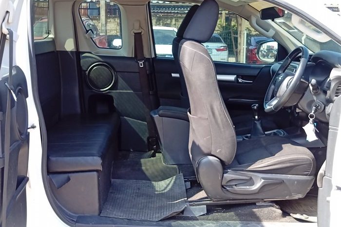 REVO PRE 2020 2.4MID MT SMART CAB WHITE  1805 full