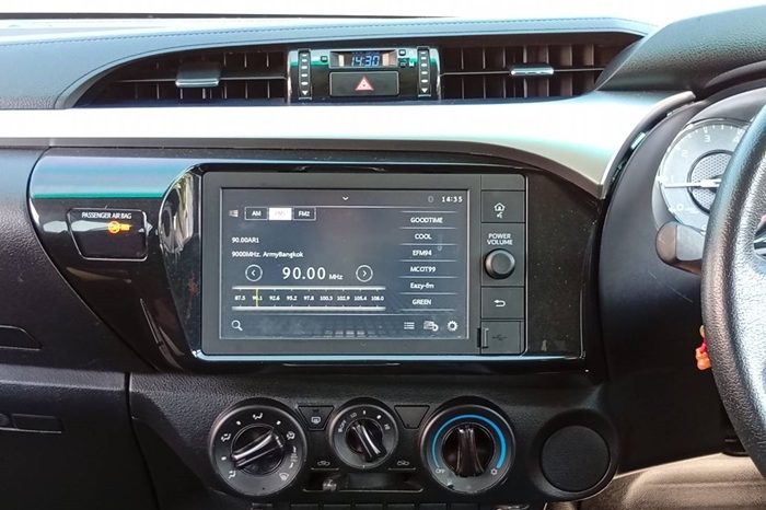 REVO 2WD 2020 2.4MID AT DOUBLE CAB WHITE  9721 full