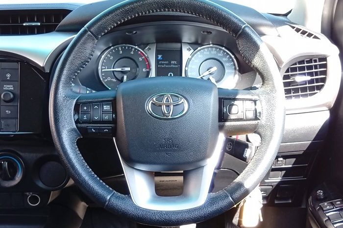 REVO 2WD 2020 2.4MID AT DOUBLE CAB WHITE  9721 full