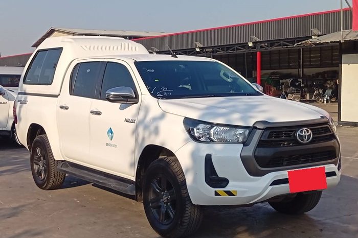 REVO PRE 2021 2.4 ENTRY AT DOUBLE CAB WHITE  1846 full