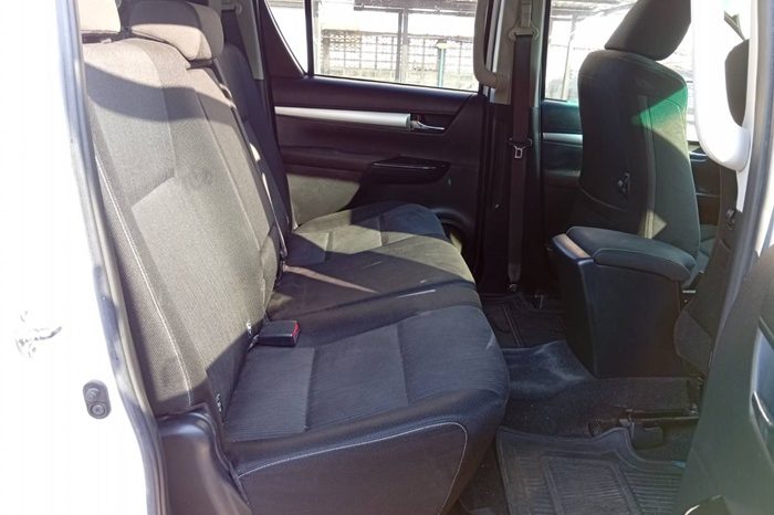 REVO PRE 2021 2.4 ENTRY AT DOUBLE CAB WHITE  1846 full