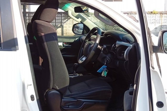 REVO PRE 2021 2.4 ENTRY AT DOUBLE CAB WHITE  1846 full