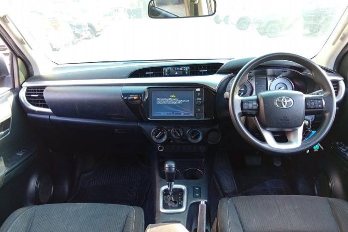 REVO PRE 2021 2.4 ENTRY AT DOUBLE CAB WHITE  1846 full