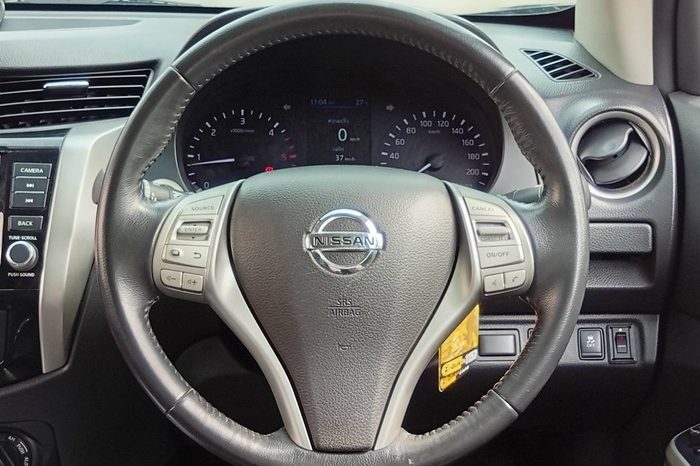 NISSAN 2020 4WD 2.5 AT DOUBLE CAB BLACK  9633 full