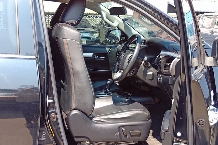 REVO 4WD 2020 2.8G AT DOUBLE CAB BLACK  402 full