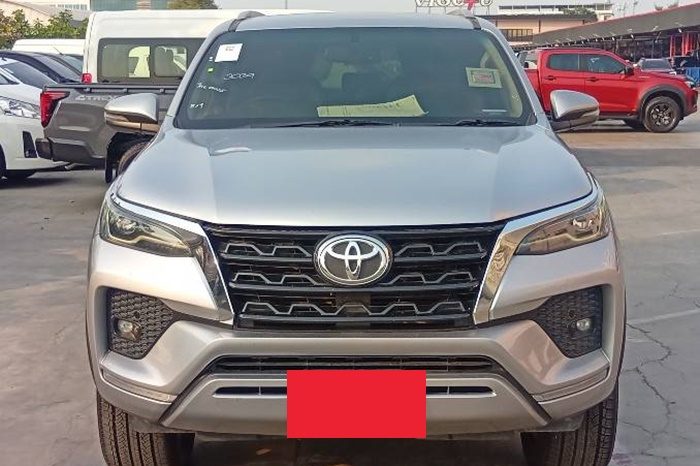 TOYOTA 4WD 2020 2.4V AT FORTUNER SILVER  6062 full