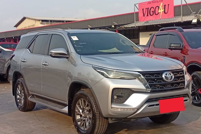 TOYOTA 4WD 2020 2.4V AT FORTUNER SILVER  6062 full
