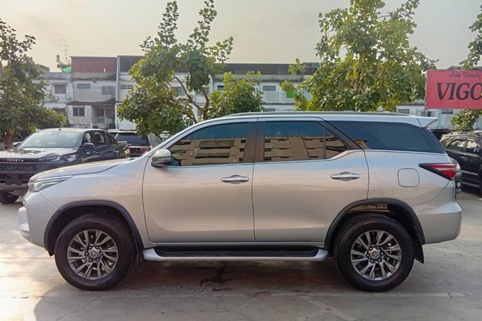 TOYOTA 4WD 2020 2.4V AT FORTUNER SILVER  6062 full