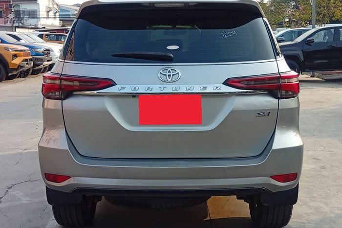 TOYOTA 4WD 2020 2.4V AT FORTUNER SILVER  6062 full