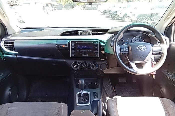 REVO PRE 2016 2.4E AT SMART CAB SILVER  7498 full