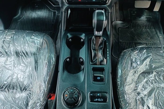 FORD 4WD 2023 2.0 AT DOUBLE CAB WHITE  5225 full