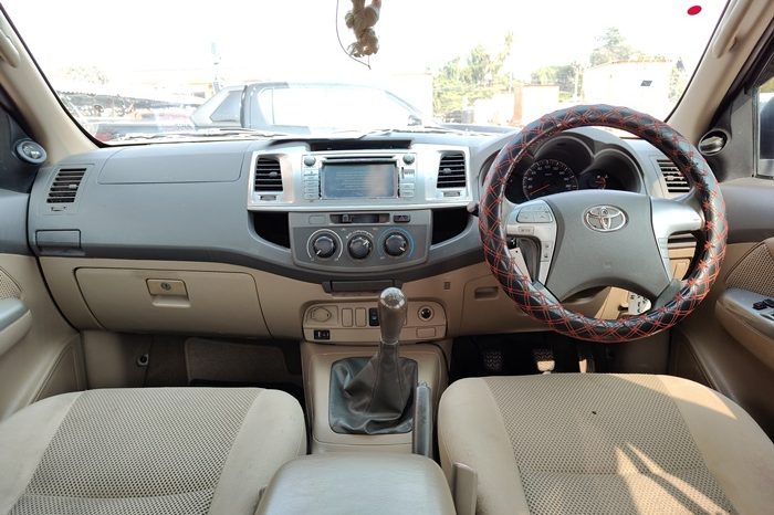 VIGO 4WD 2013 2.5E MT DOUBLE CAB BLACK  125 full