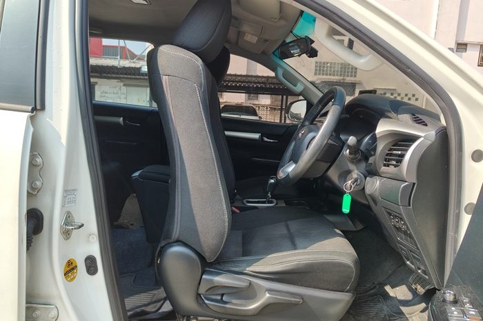 REVO PRE 2019 2.4E AT DOUBLE CAB WHITE  7283 full