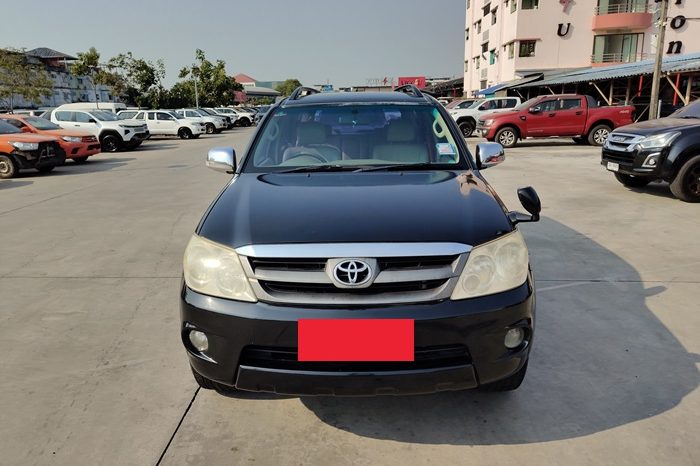TOYOTA 4WD 2005 2.7V AT FORTUNER BLACK  813 full