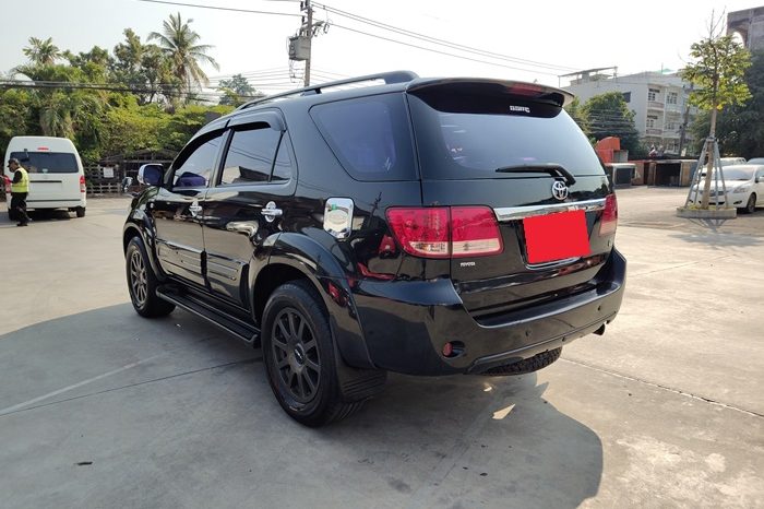 TOYOTA 4WD 2005 2.7V AT FORTUNER BLACK  813 full