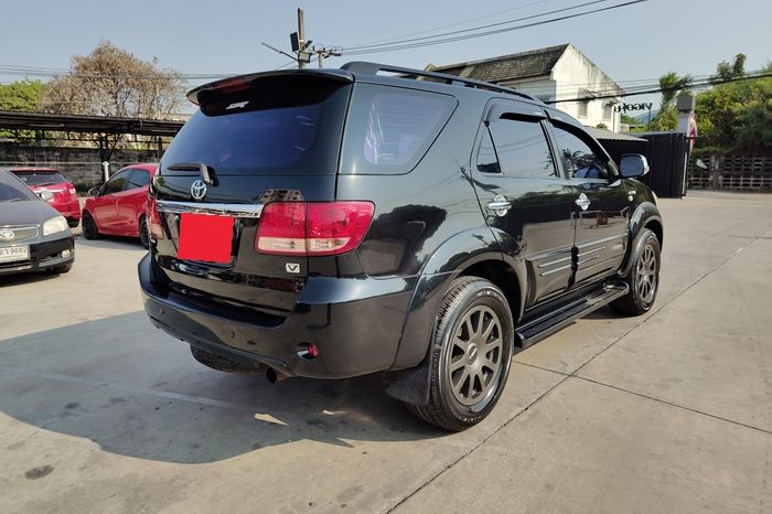 TOYOTA 4WD 2005 2.7V AT FORTUNER BLACK  813 full