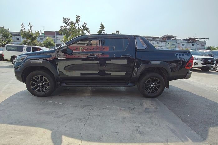 ROCCO PRE 2021 2.4G AT DOUBLE CAB BLACK  9179 full