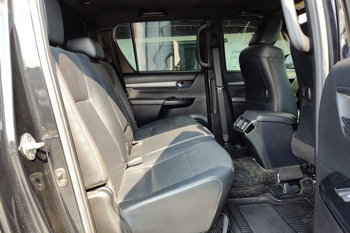 ROCCO PRE 2021 2.4G AT DOUBLE CAB BLACK  9179 full