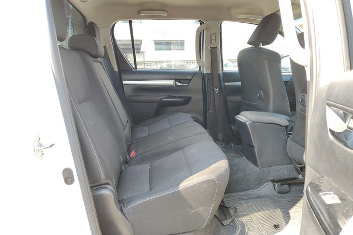 REVO PRE 2021 2.4 ENTRY AT DOUBLE CAB WHITE  1848 full