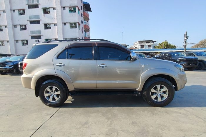 TOYOTA 4WD 2006 2.7V AT FORTUNER SILVER  7349 full