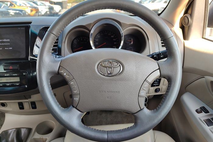 TOYOTA 4WD 2006 2.7V AT FORTUNER SILVER  7349 full